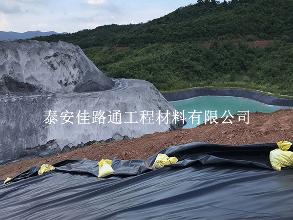 污水處理防滲膜為啥要覆土？這4個關鍵原因得搞懂